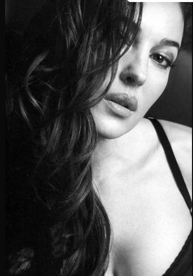 “The complicity of souls... it's something so sublime that the night gets wet... ” Amante de las letras. . .